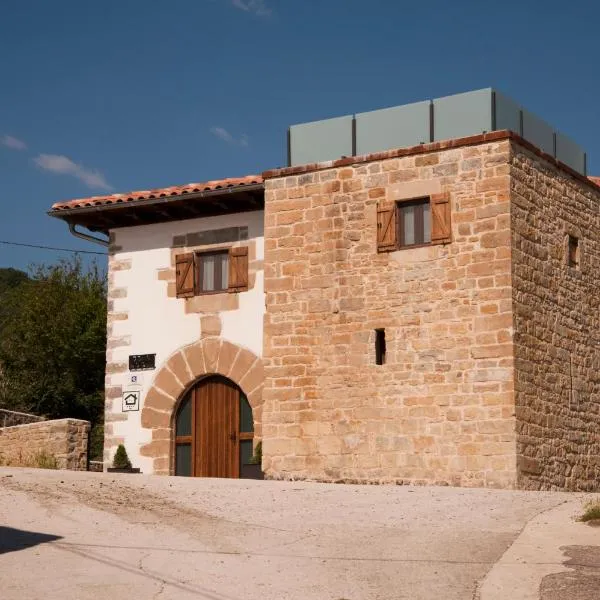 El torreon de la Bruna, hotel in Artieda