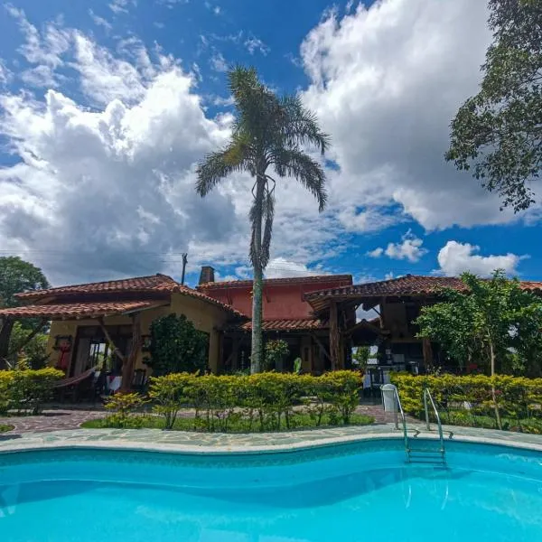 Hotel del Campo, hotel v mestu Quimbaya