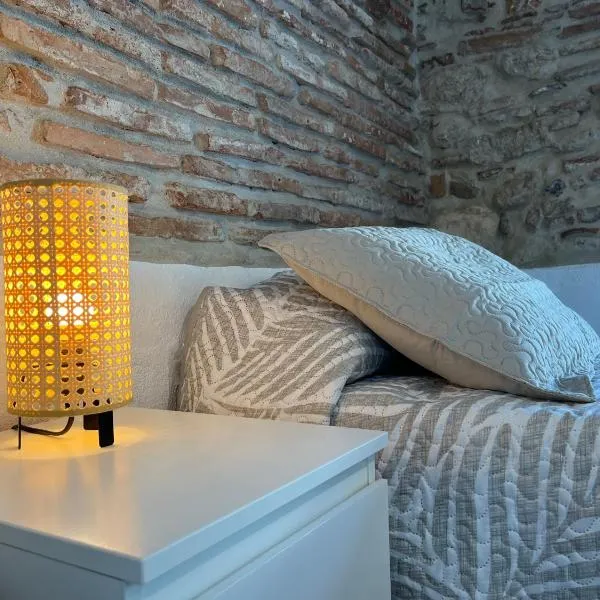 Habitación Granada, hotel Cártamában