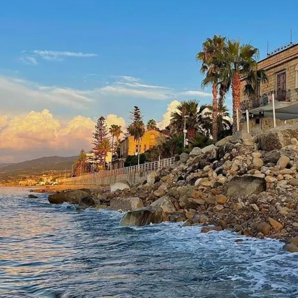 L’attico del capitano: loft con terazza sul mare, khách sạn ở Caronia Marina