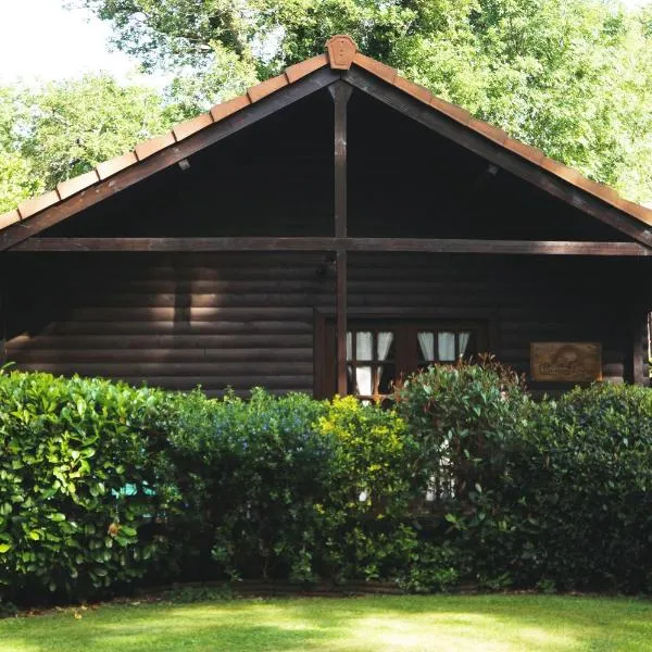 La Coterie Lodges, hotel in Bétête