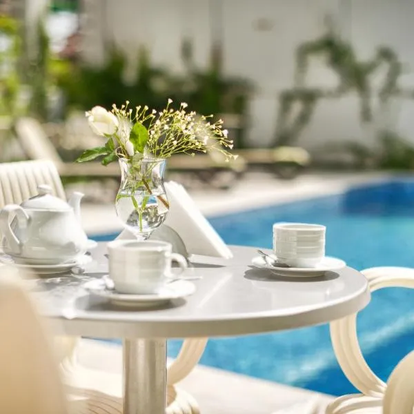 Villa Pinia Eco-hotel, hotel u gradu Odesa