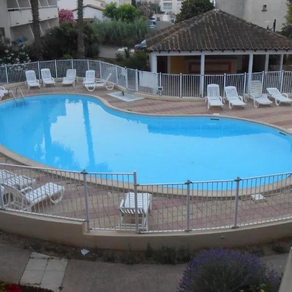 Appartement clim piscine garage, hotel v destinácii Le Grau-du-Roi