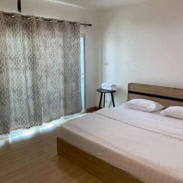 Thanyaporn Guest House - Don Mueang, hotel i Thung Si Kan