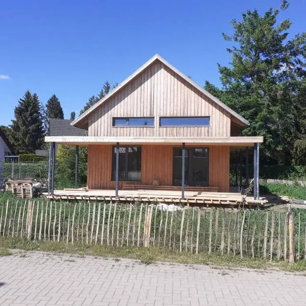 gemütliches Holzhaus am See, hotel v destinaci Warin