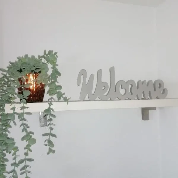 Ferienwohnung III Sarrebriese, hotel em Bottmersdorf