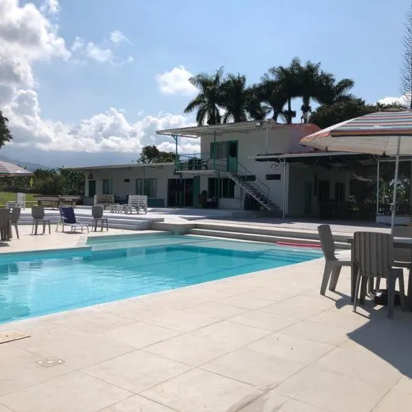 La Bella Vista, hotel v destinaci Calarcá