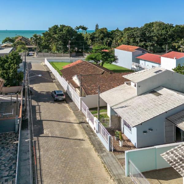 Linda casa a 150m da praia e prox ao Beto Carrero