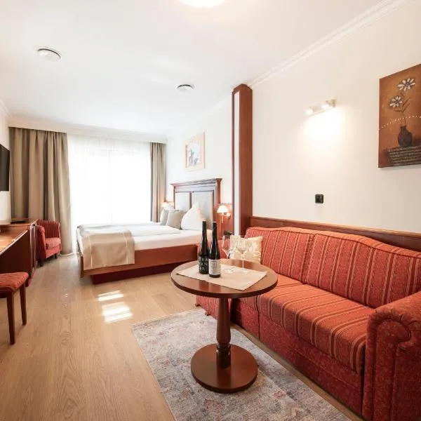Boutiquehotel WEINSPITZ & Weingut STRAWANZER Donabaum, Hotel in Spitz