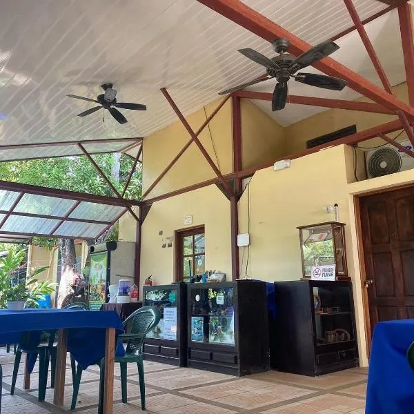Cabinas surf Arribadas, hotel v destinaci Ostional