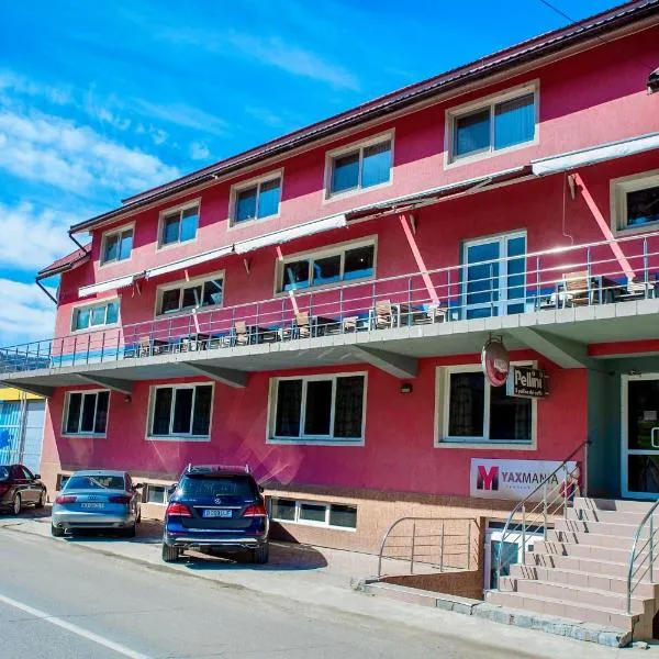 Hotel Yax, hotel v destinaci Cimpeni