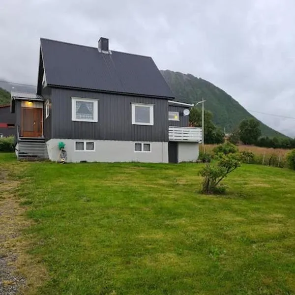 Cozy house - Strønstad @the start of Lofoten, hotel in Strønstad
