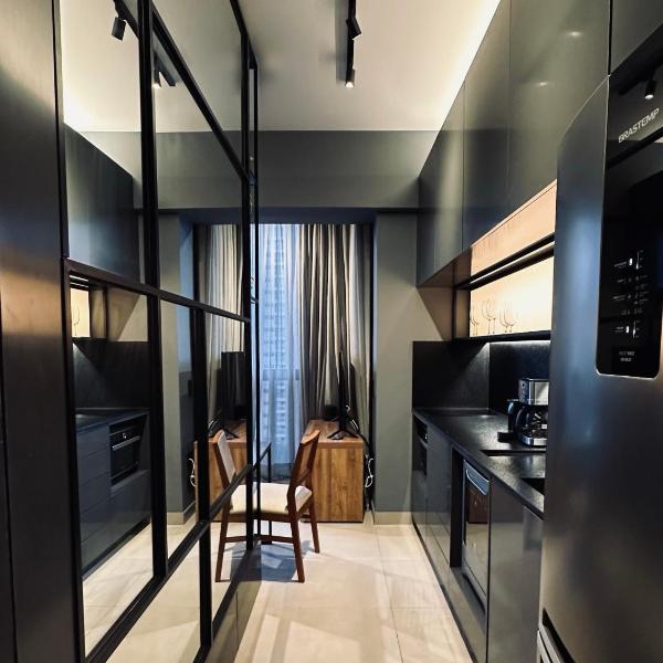 Studio Moderno com Piscina Próximo à Faria Lima & Congonhas