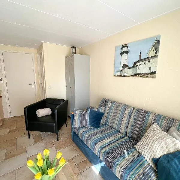Studio aan Zee op 150 Meter van Strand, hotel in Egmond aan Zee