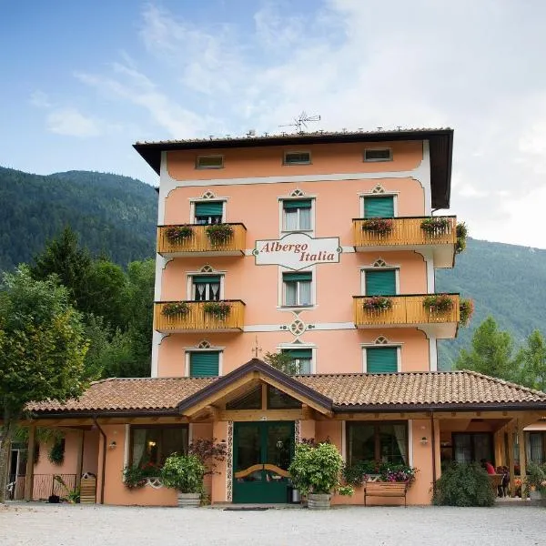 Albergo Italia, hotel v mestu Molveno