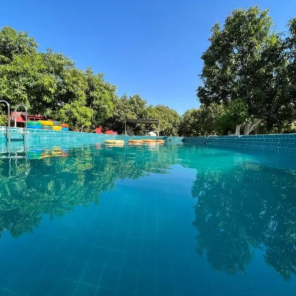 Amraness Luxury Resort Sasan Gir, hotel v destinaci Gírský les