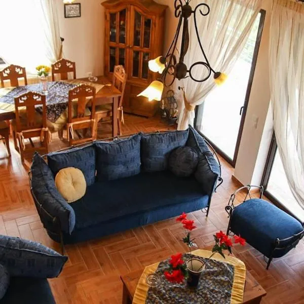 Nice house in Euboea, hotel v destinaci Politiká