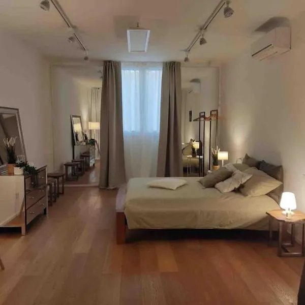 Interno4home: In centro storico con posto auto, hotel v destinaci Ferrara