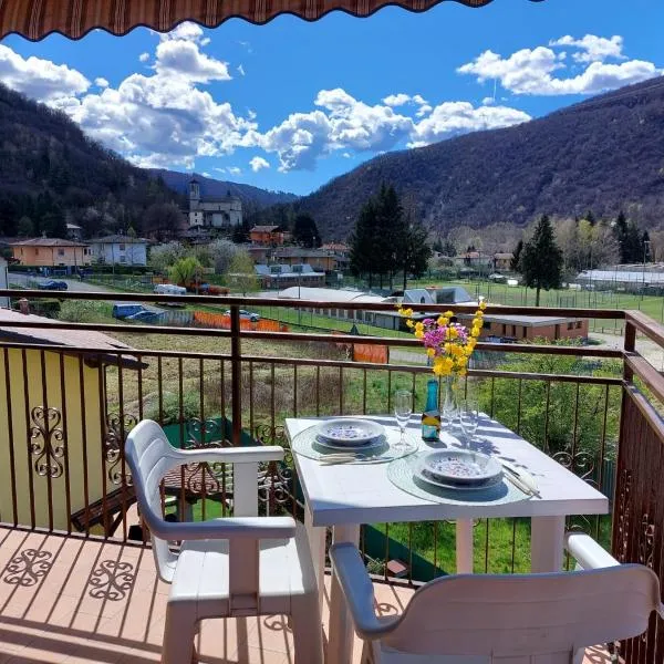 Casa Sassello - Appartamento Menta, hotel in Dumenza