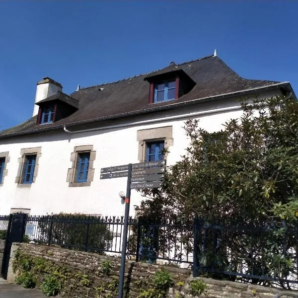 La cour des Ursulines, hotel in Lanouée