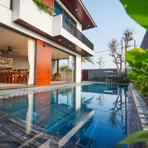 Hola Villa 2 by Ovui, hotel en Hiếu Nhơn