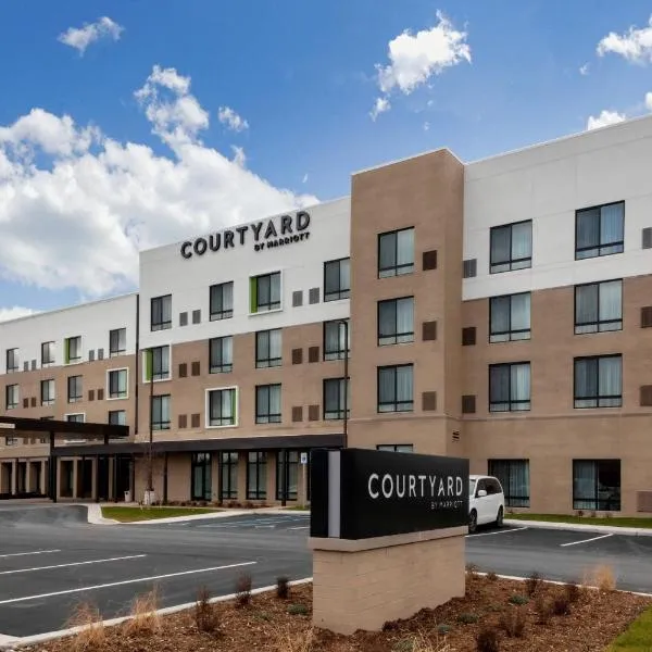 Courtyard by Marriott East Lansing Okemos, hotel em Holt