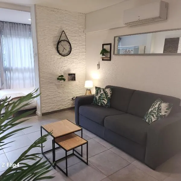 Beau studio / Clim / Parking / Plage à 200 m, hotel em San-Martino-di-Lota