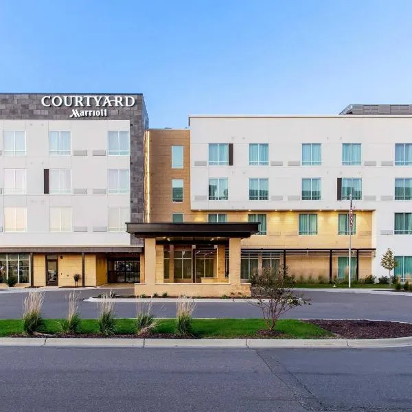 Courtyard by Marriott St Paul Woodbury, khách sạn ở Woodbury