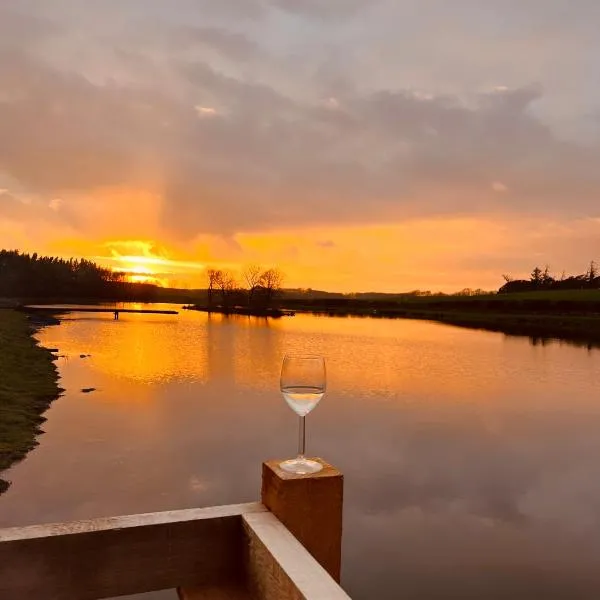 East Learmouth Lakeside Lodges, hotel in Cornhill-on-tweed