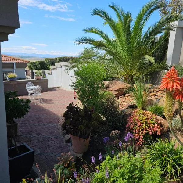 Three Stones Executive Apartments, hotel in Maseru