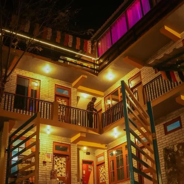 Nirvana by Oztel - Backpacker Hostel, hotel v destinaci Kasol