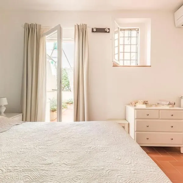 DaLu Florence apartment Davide - private car park 15 minutes to the city center, hotel in Florence