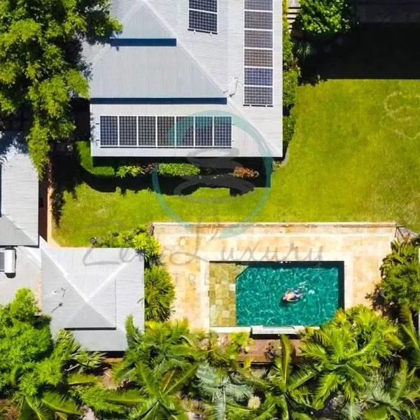 Zenhouse: 6-BR Balinese Tropical Oasis in Nightcliff Central โรงแรมในNightcliff