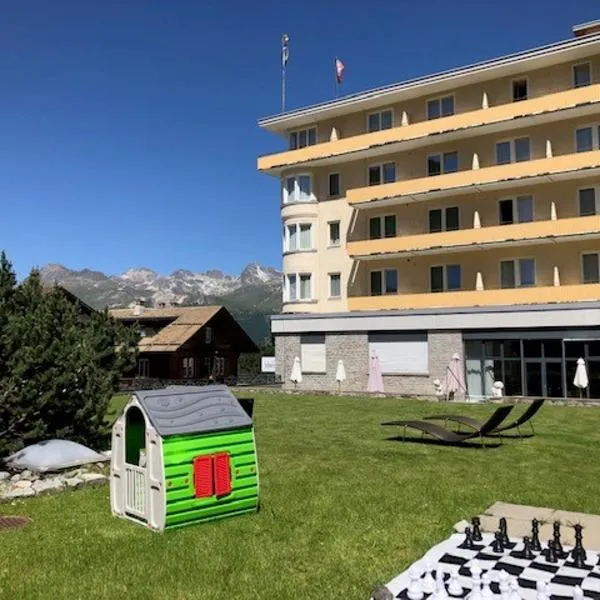 Hotel Schweizerhof Pontresina, hotel in Champfer