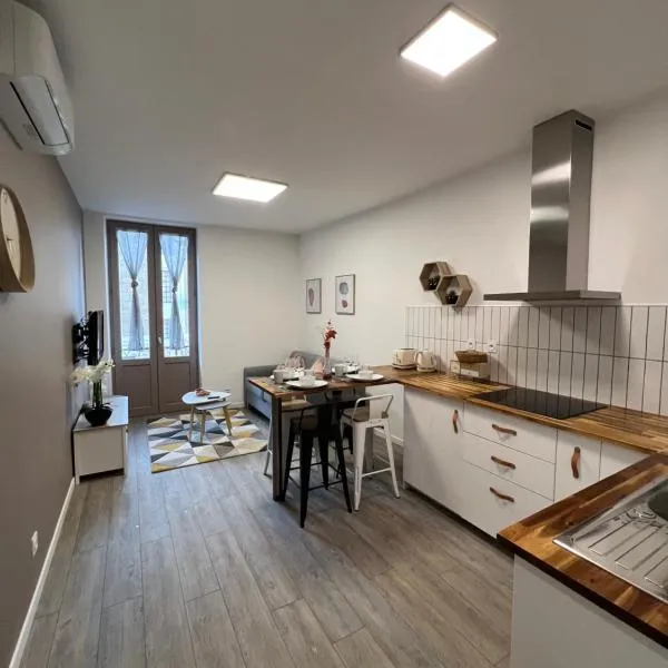 Bel T2 refait à neuf climatisé centre, hôtel à Brive-la-Gaillarde