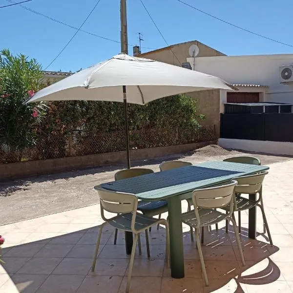 Spacious apartment in the heart of Narbonne Plage, Hotel in Narbonne