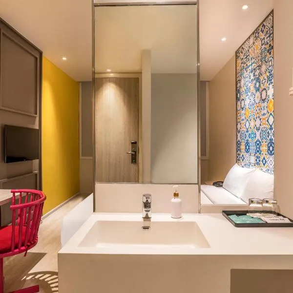 Ibis Styles Phuket City photo 2