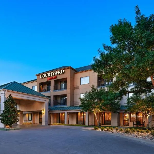 Courtyard by Marriott Dallas Plano in Legacy Park, hotelli kohteessa Plano