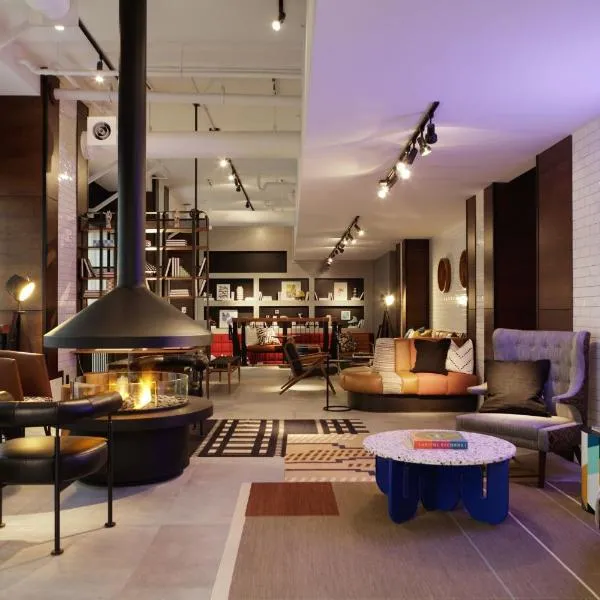 Moxy Richmond Downtown, hotel in Richmond