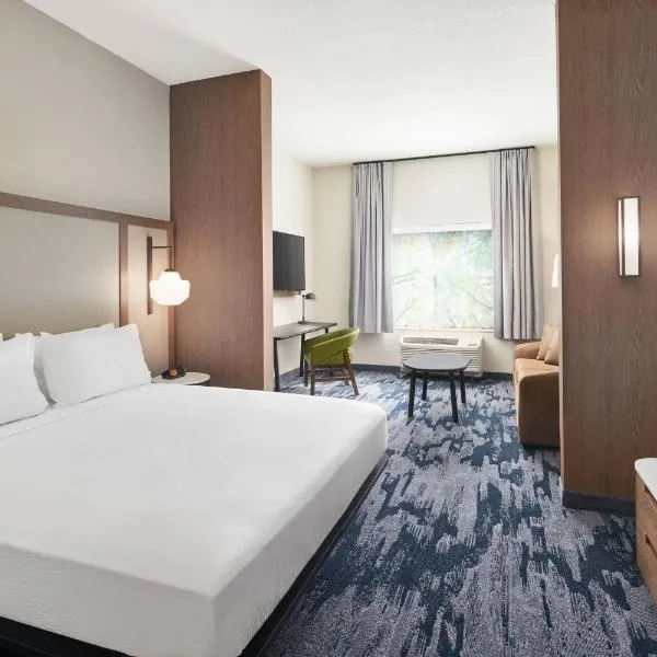 Fairfield Inn & Suites Tampa Riverview、リバービューのホテル
