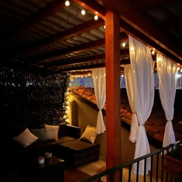 Bon Bon del Corso con terrazzo e aria condizionata, hotel v destinaci Asti