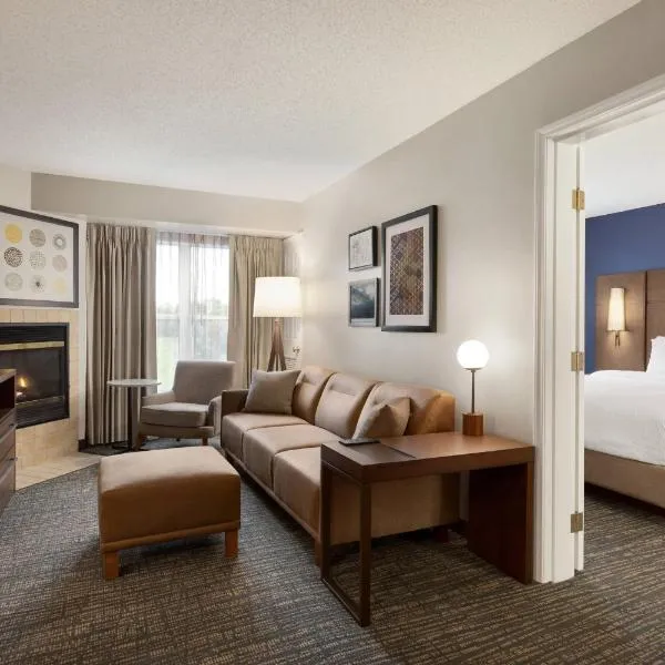 Residence Inn by Marriott Chicago / Bloomingdale โรงแรมในCarol Stream