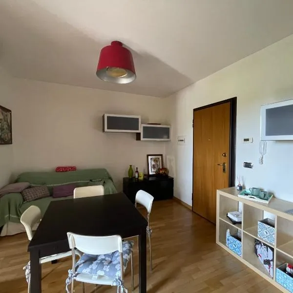 A Casa di Amici - intero appartamento - Free parking - wi-fi, hotel v mestu Lecce
