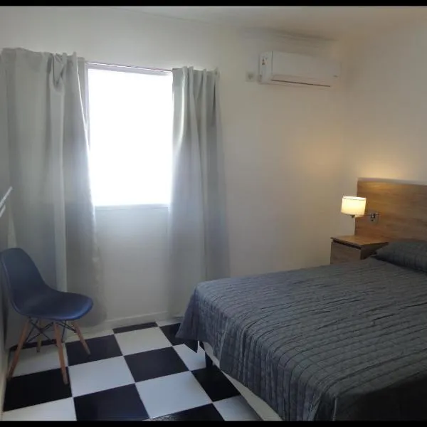 Hotel Low Cost Bahía, ξενοδοχείο σε Bahía Blanca