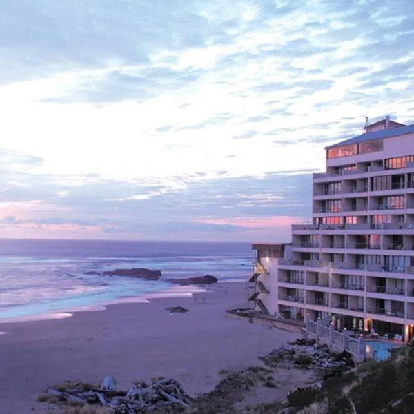 Inn at Spanish Head Resort Hotel, hótel í Coronado Shores