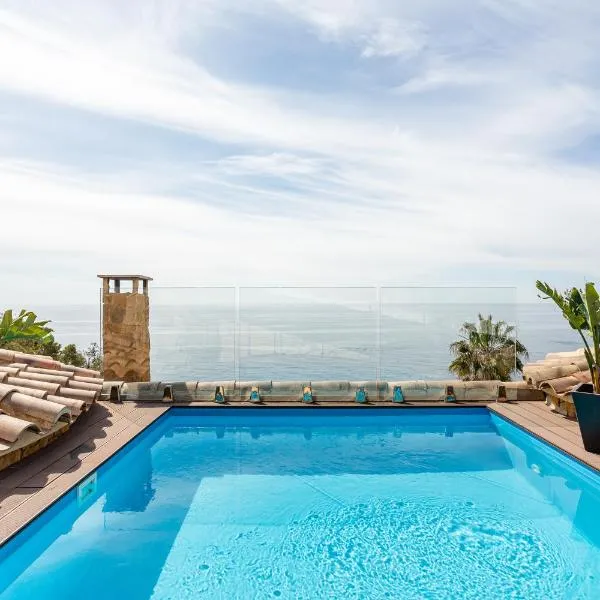Villa con Infinity pool, hotel v destinaci Lloret de Mar