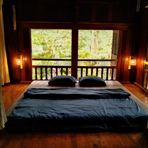 Mận Homestay - Lục Yên Homestay and Tour, hotel v destinaci Lục Yên