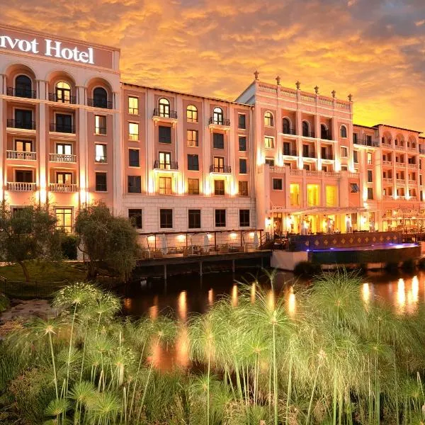 Pivot Hotel Montecasino, hotel a Four Ways