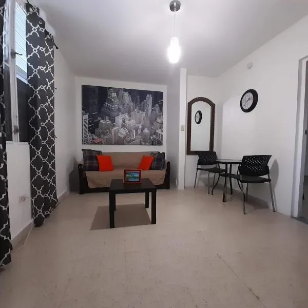 Cozy Apartment across the San Juan Airport, hotel v destinaci San Juan