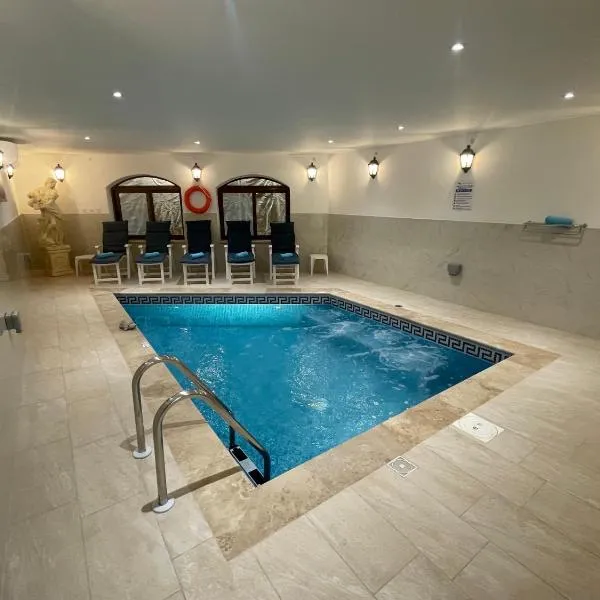 Alina Boutique Living, отель в Виктории